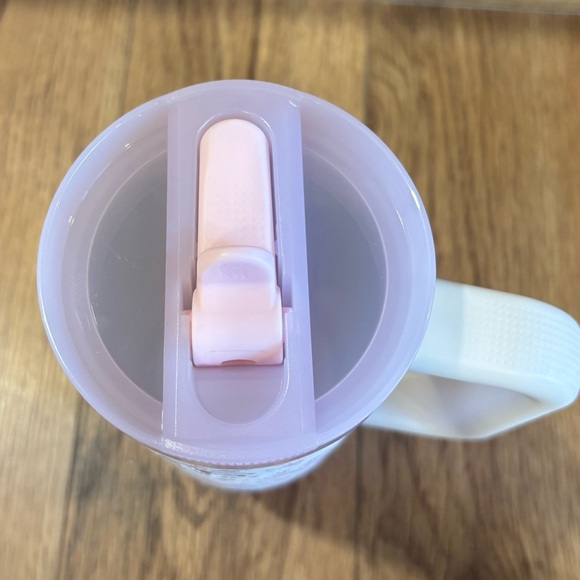 Stanley x LoveShackFancy Tumbler 30 Oz In Coquette Bow Chantilly Like New - Picture 10 of 13